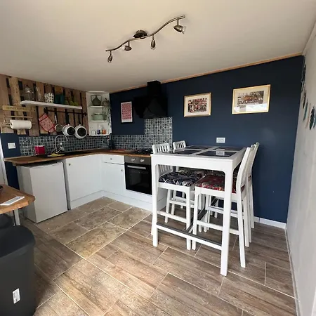 Le Douillet - The Snug-couples Retreat