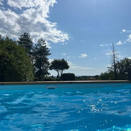 Le Douillet - The Snug-couples Retreat