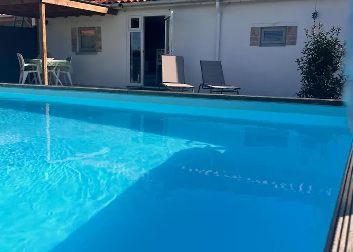 Le Douillet - The Snug-couples Retreat Holiday home